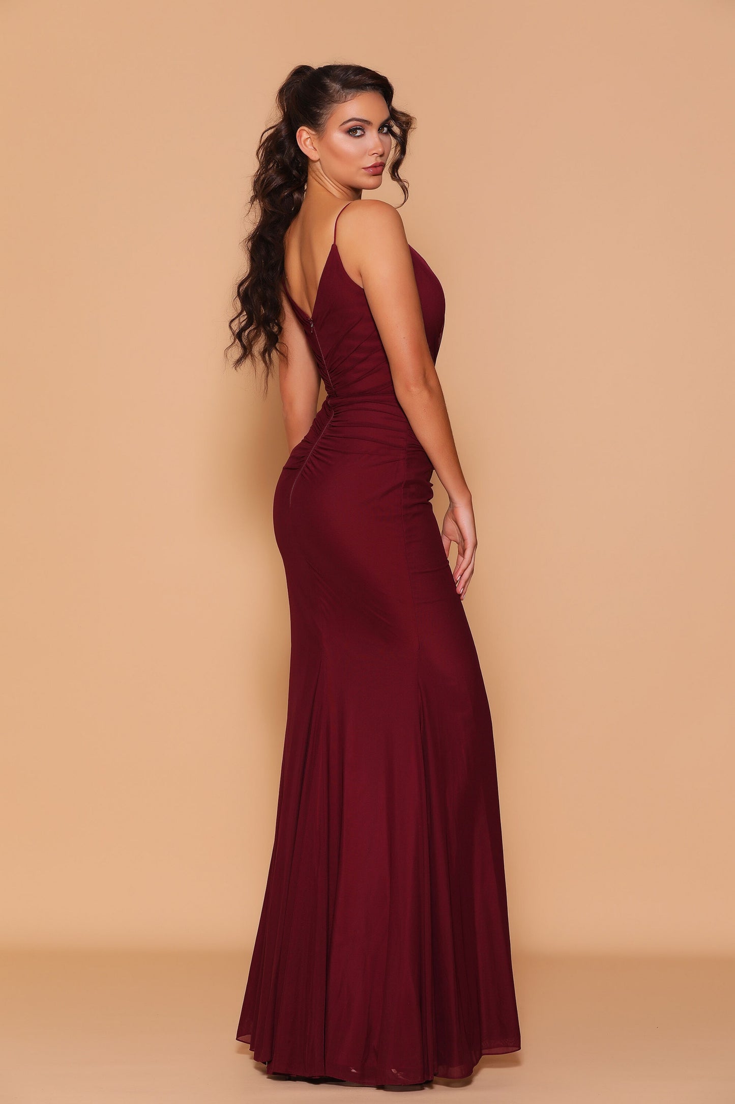 Nicoletta slim fit dress in wine lycra mesh