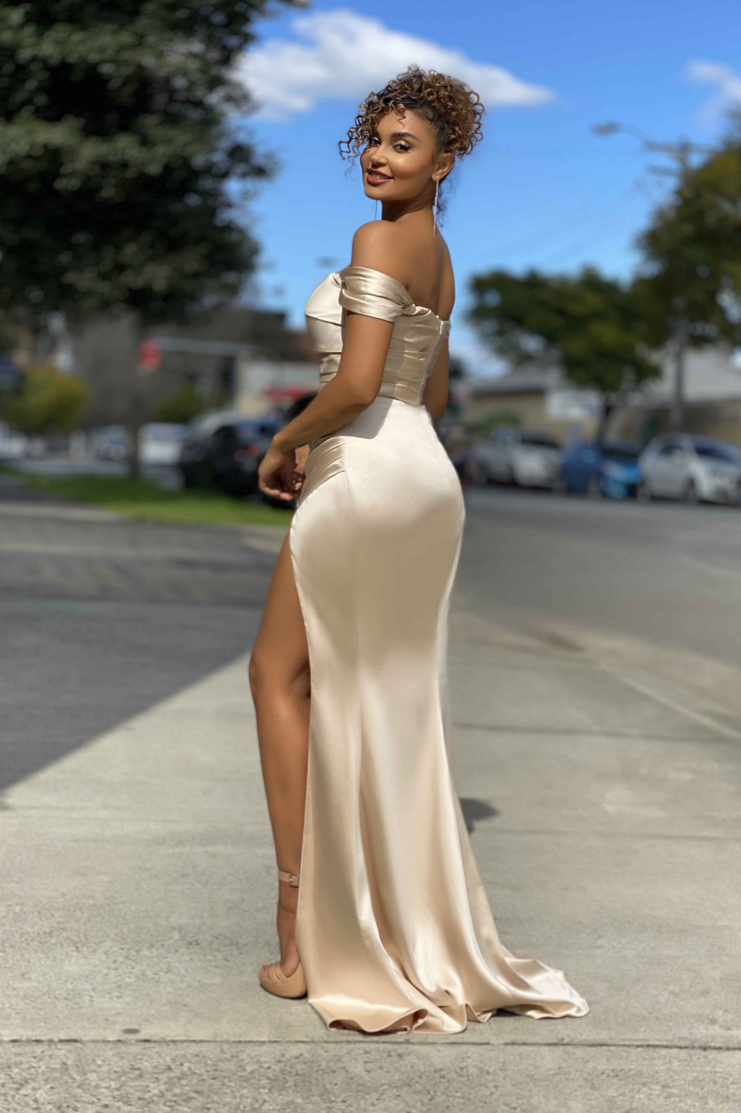 Nicoletta slim fit formal dress in crream satin