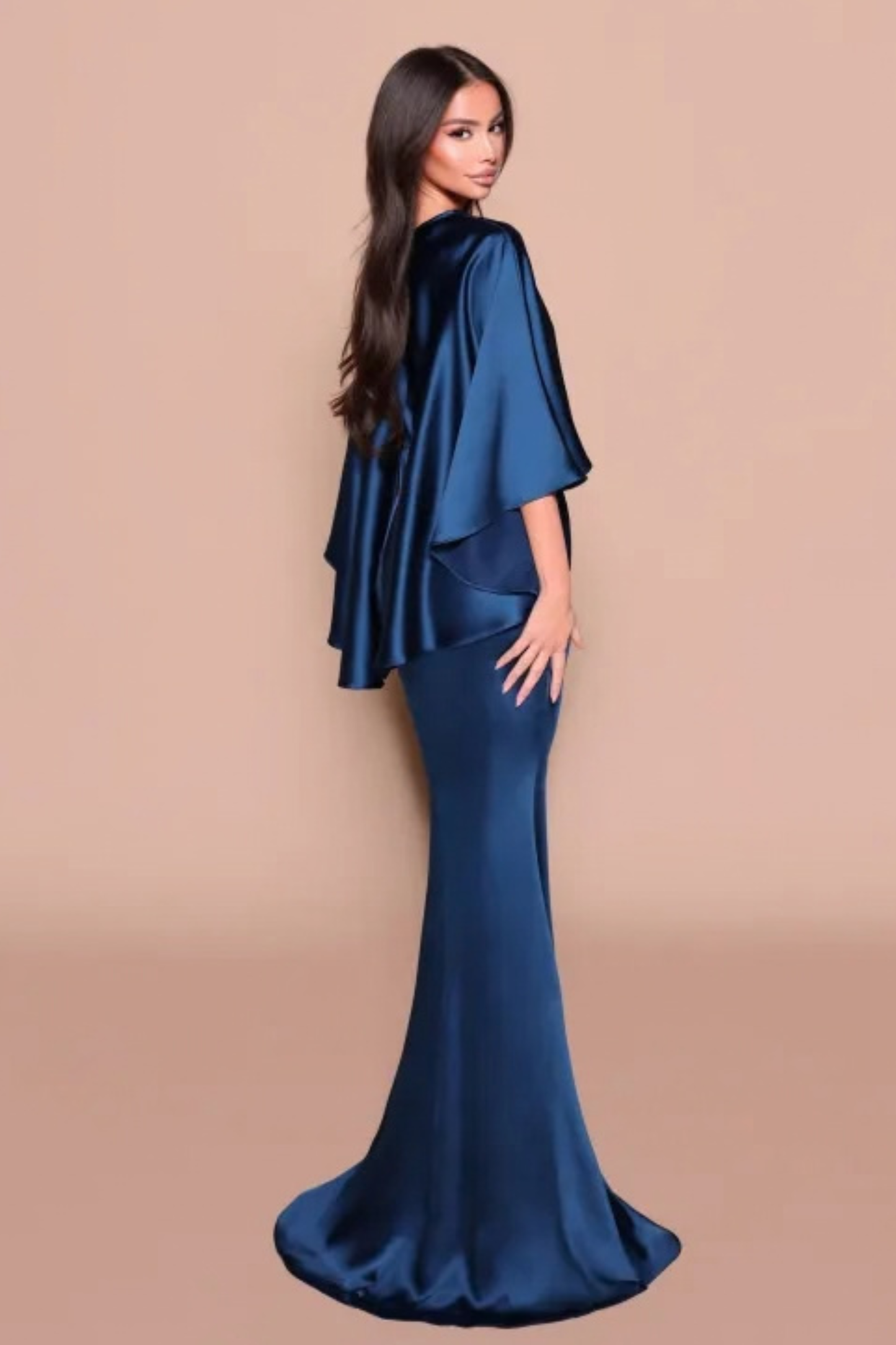 Nicoletta Cape 01